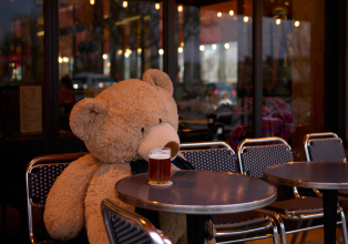 terrasse café peluche
